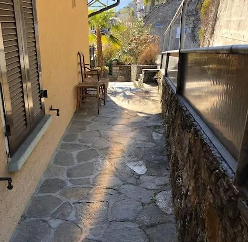 Sunny And Cozy Flat With Breathtaking Views Vakantiehuis *